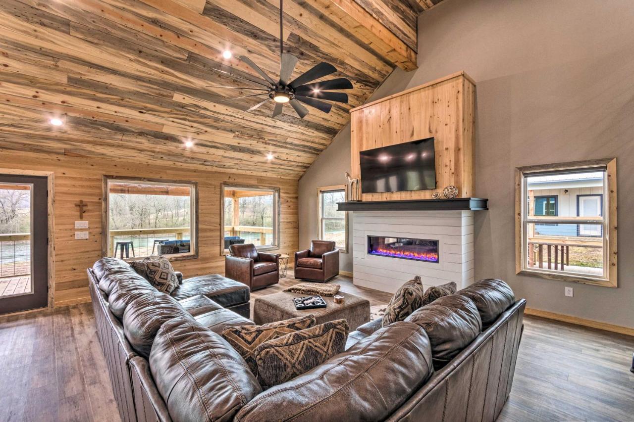 Upscale Riverfront Home With Beach And Fire Pit! Glenwood 外观 照片